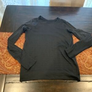 Lululemon Breeze By Long Sleeve shirt in black, size 4 or 6, pit to pit 15 in